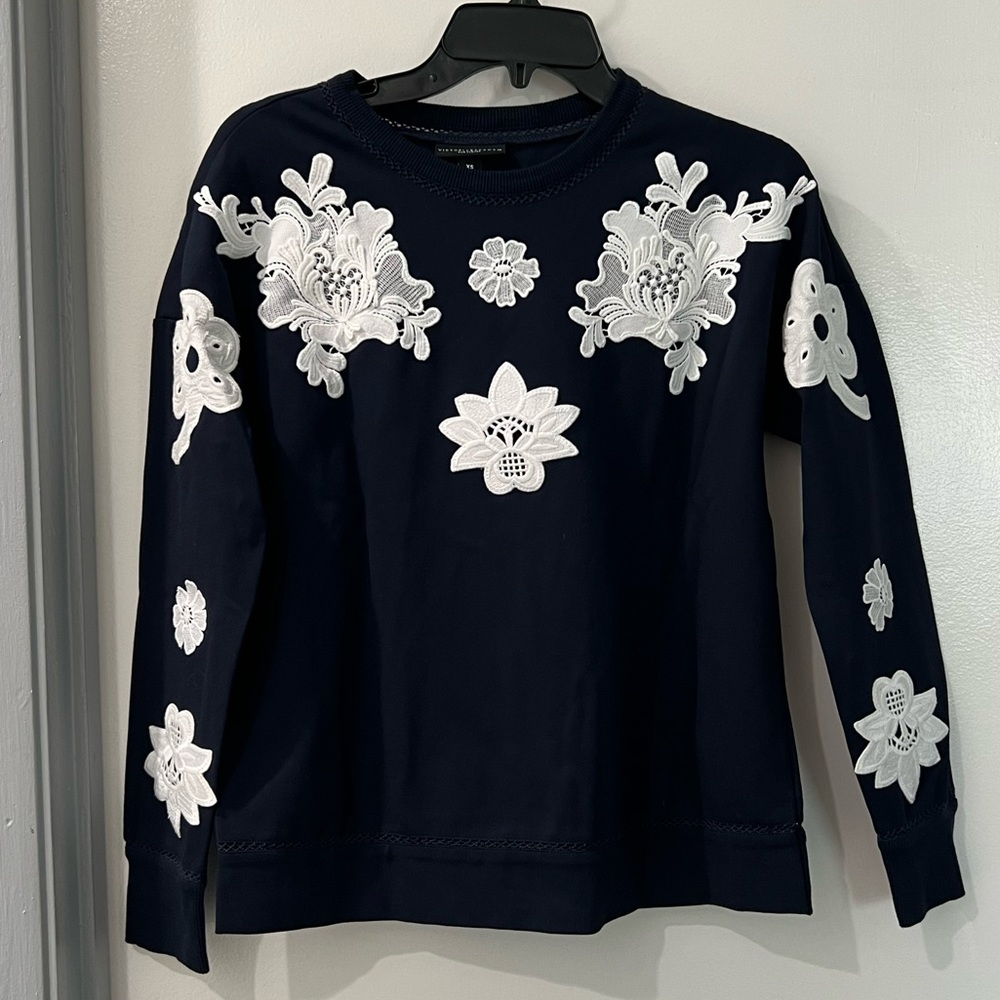 Victoria Beckham Target | Floral Lace Pullover Sweatshirt Navy White - Picture 1 of 6